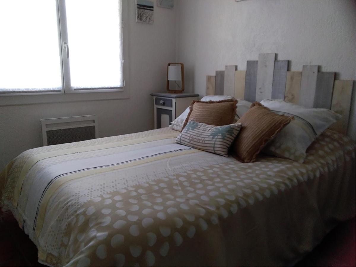 Le Petit Patio Bed & Breakfast Aigues-Mortes Dış mekan fotoğraf