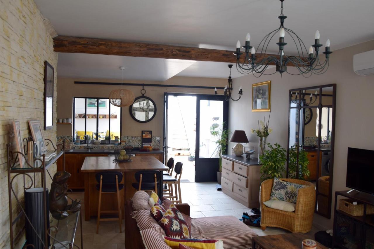 Le Petit Patio Bed & Breakfast Aigues-Mortes Dış mekan fotoğraf